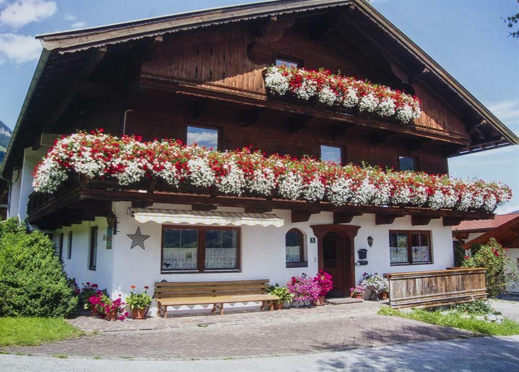 Апартаменты Bauernhof Hinterfirst Зёлль Экстерьер фото